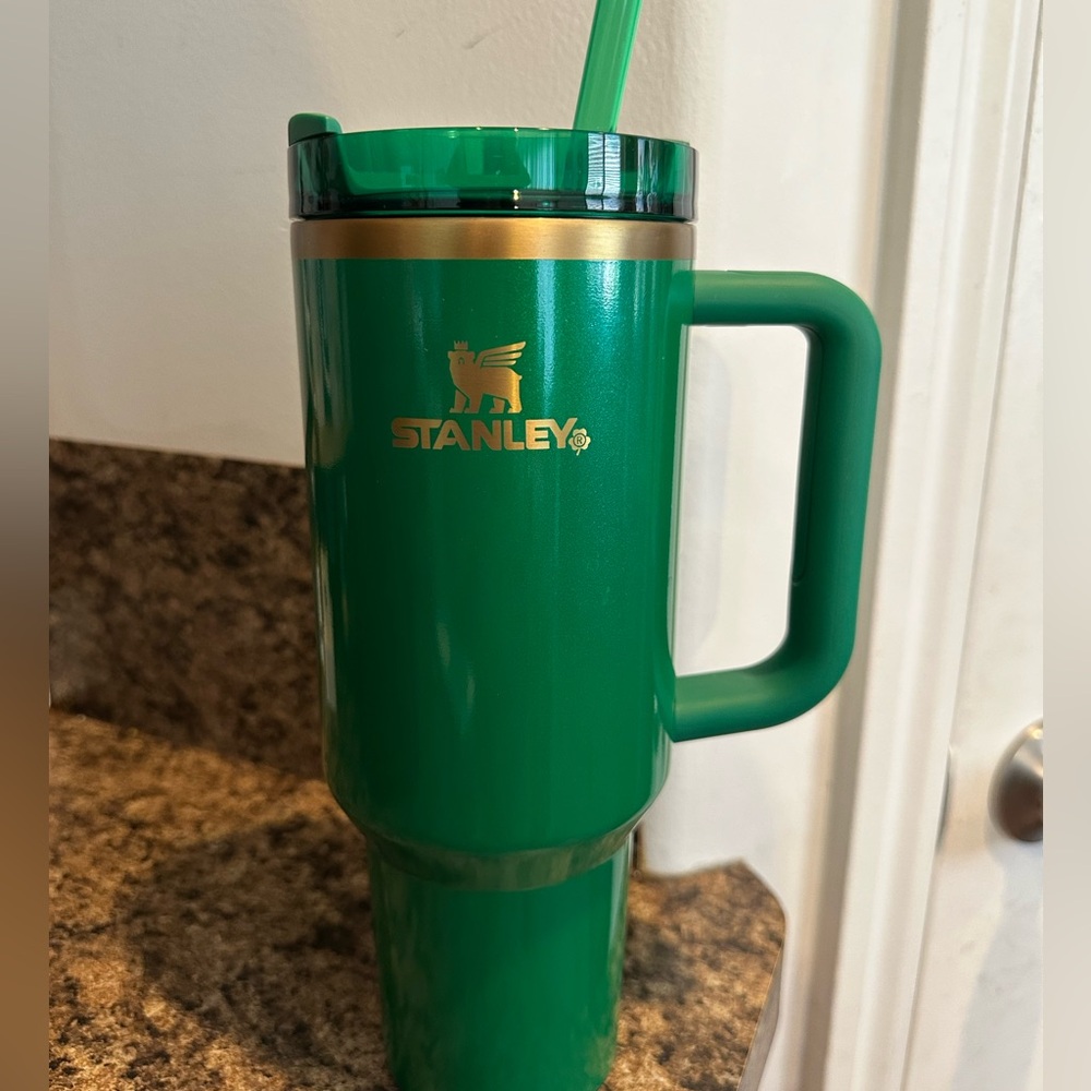 Stanley shamrock green 40oz - Picture 6 of 15